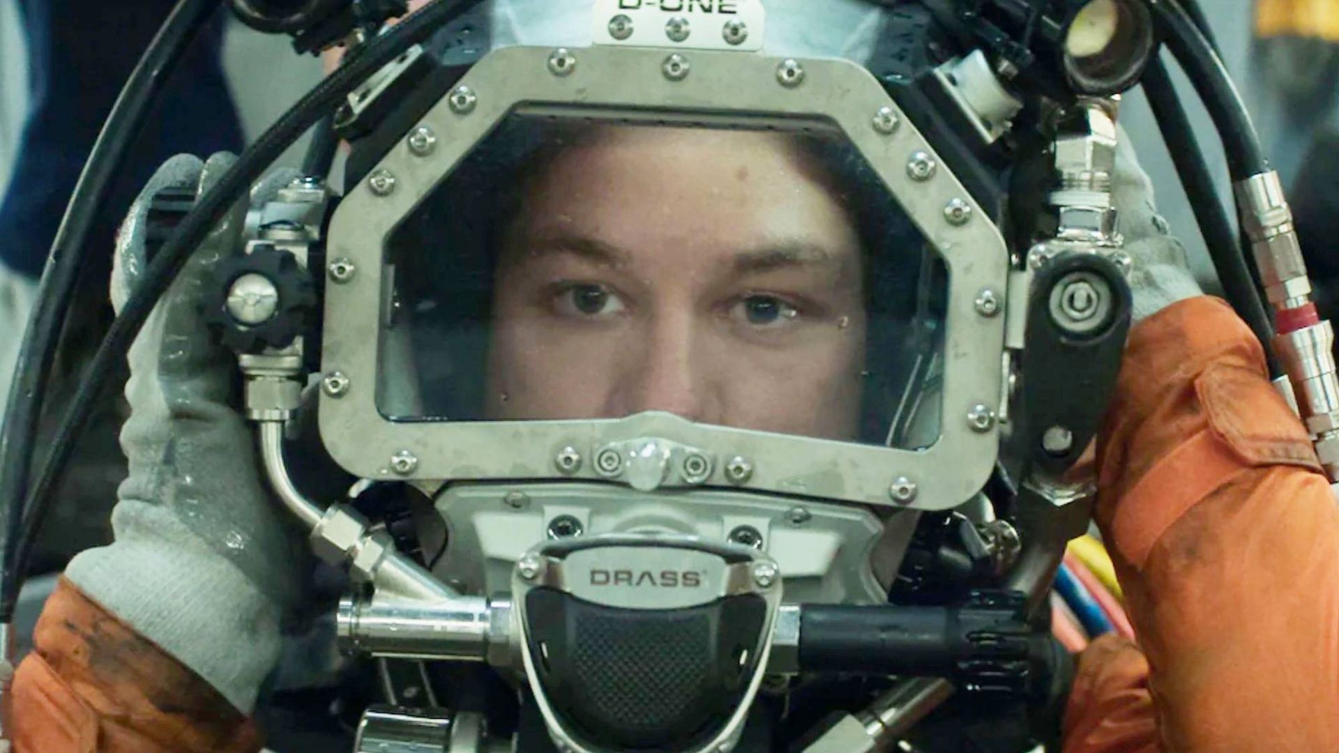 6 intense underwater thrillers to watch this weekend — including a '90s ...