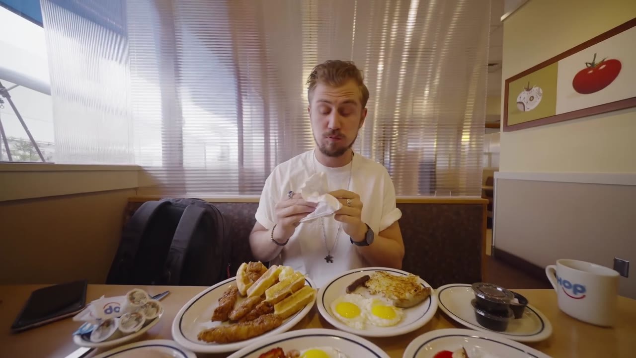 He ate fast food for every meal for 7 days - look at what happened by day 4
