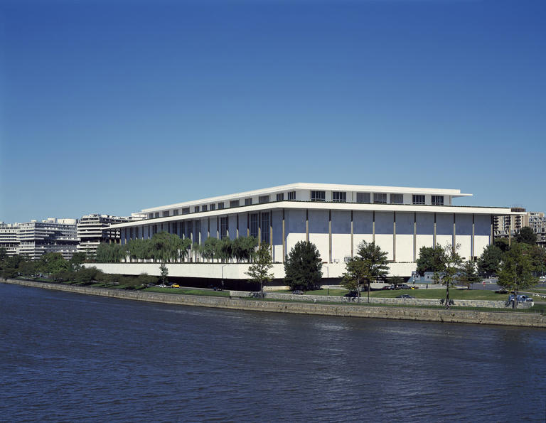 Trump invokes executive privilege to hide Kennedy Center records from ...