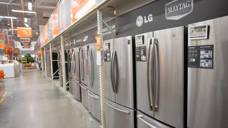 What's the average lifespan of an LG refrigerator?