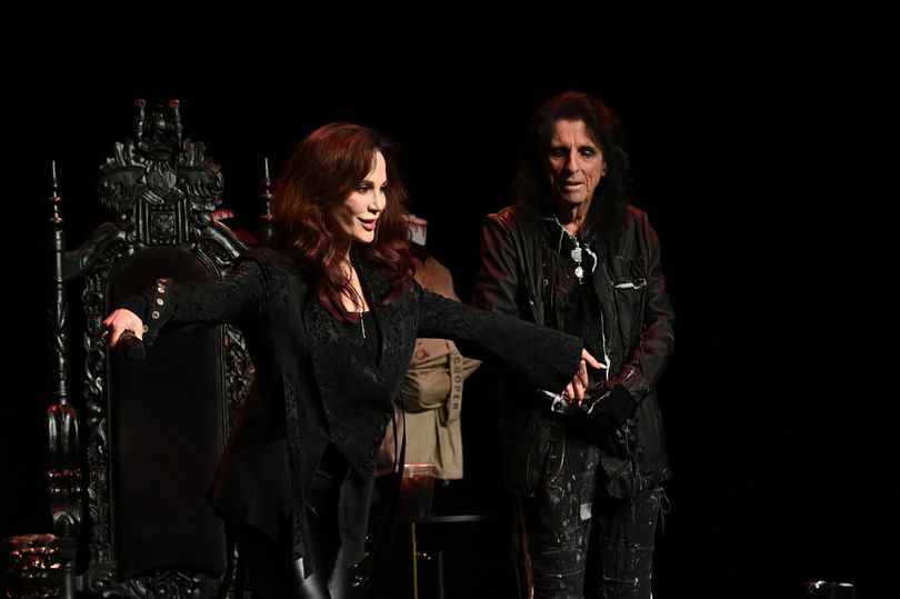 Alice Cooper regales Opera House after Manchester shopping spree with ...