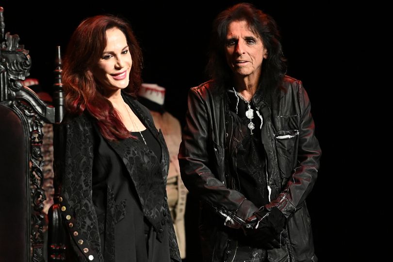 Alice Cooper regales Opera House after Manchester shopping spree with ...