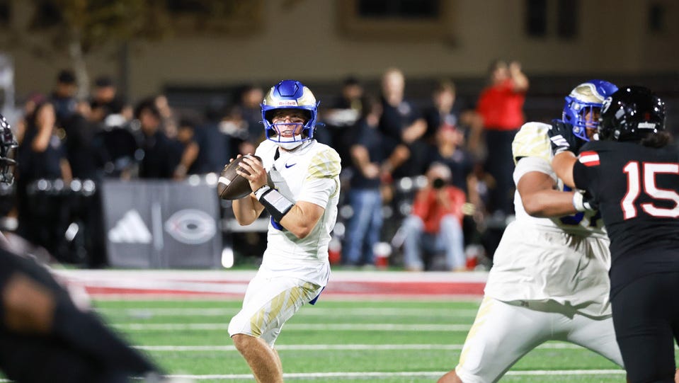 Santa Margarita scores 49-yard TD on flea flicker vs St. John Bosco
