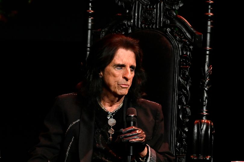 Alice Cooper regales Opera House after Manchester shopping spree with ...