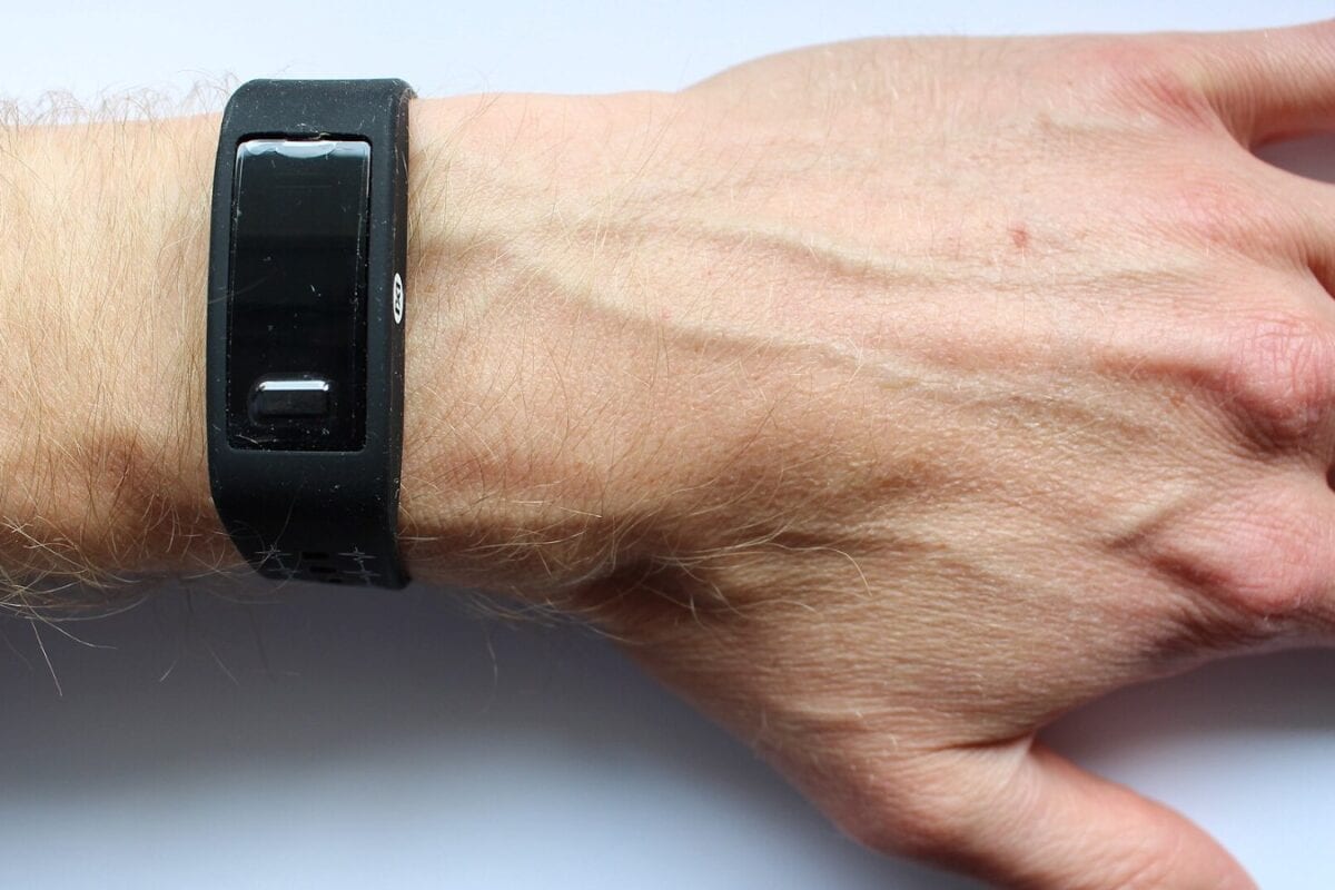 Best fitness trackers and smartwatches under Rs. 30,000: From smart ...