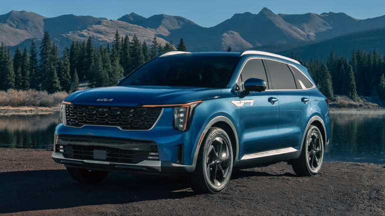 2027 Kia Sorento hybrid gets pricing, adds new X-Line EX trim