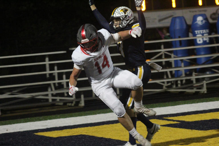 Hillsdale snap 11-game losing streak to Norwayne behind Kael Lewis ...