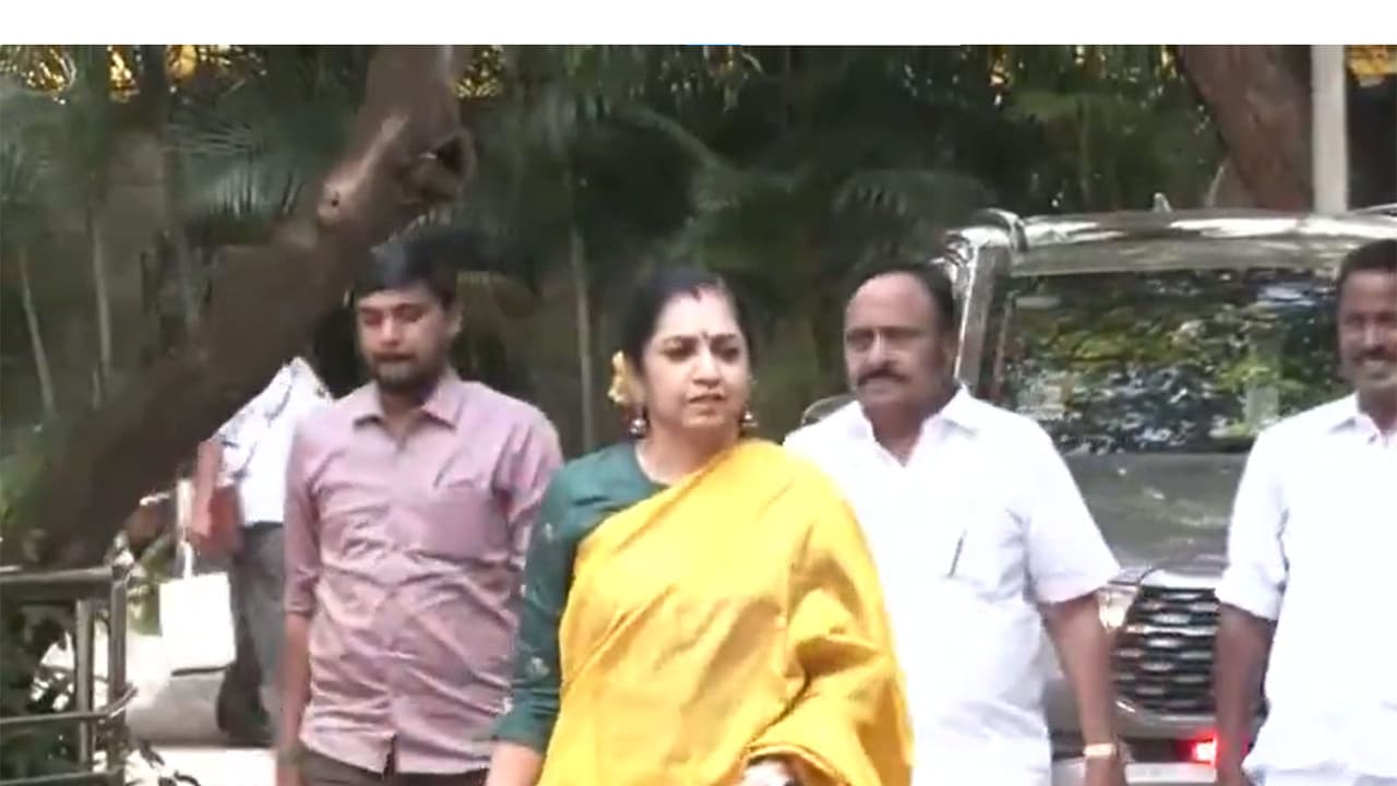 DMK holds party meet amid INDIA bloc's protests against EC's SIR