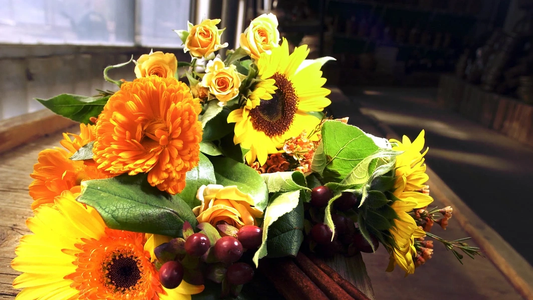 4 seasonal and occasion floral picks