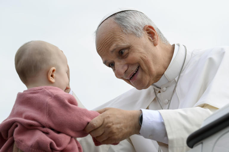Il Papa lascerà l'ospedale oggi pomeriggio, 'idoneo alla dimissione'