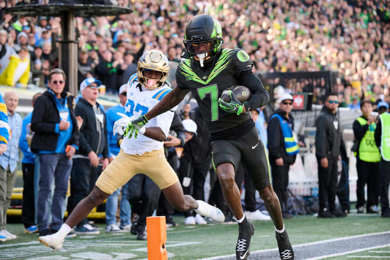 Oregon WR Evan Stewart arrested, charged with DUII