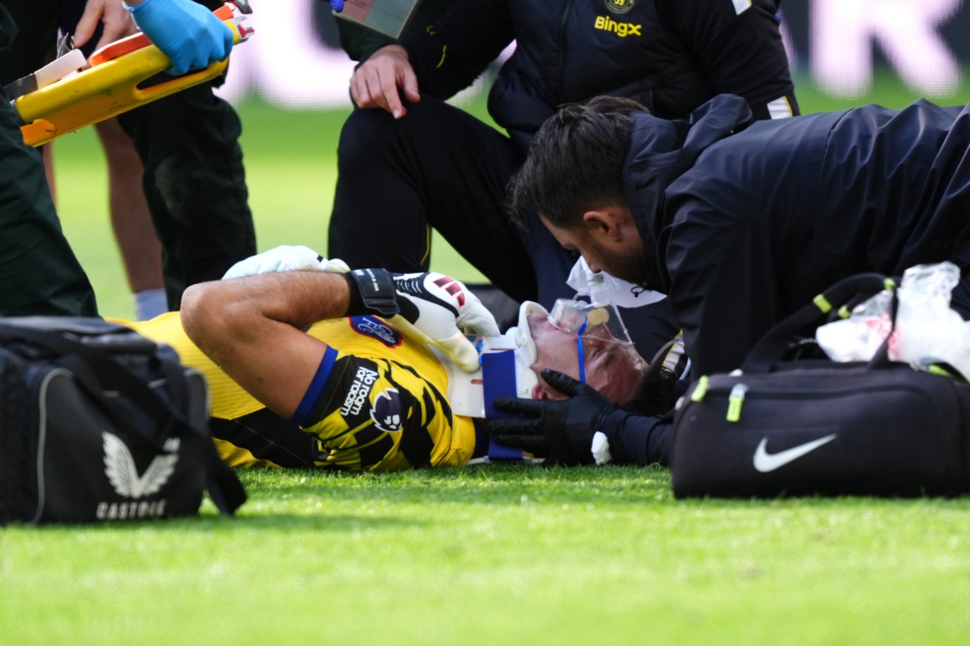 Emi Martinez hospitalised after clash in Chelsea win