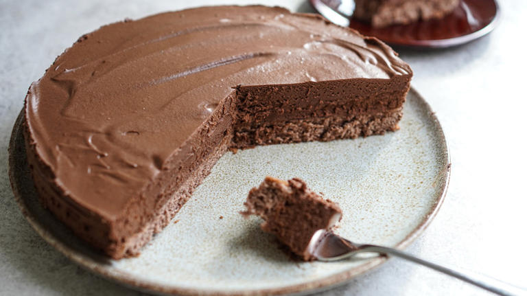Bake this quick chocolate cake using only 4 ingredients