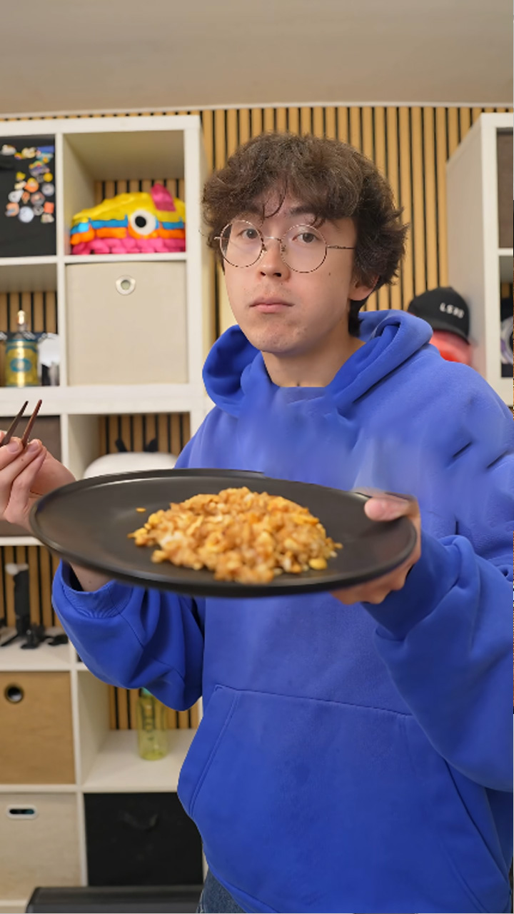 Learning to cook egg fried rice using only social comments