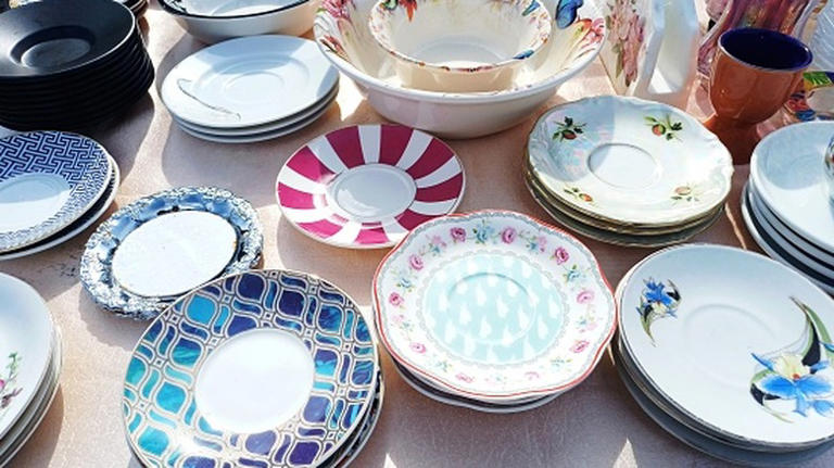 An antique appraiser spots the subtle difference between $30 and $10 ...