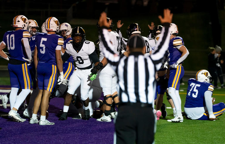 Iowa high school football scores for week 8 of 2026 IHSAA season