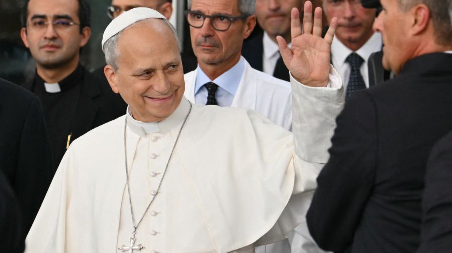Papa León XIV salió del Hospital Gemelli 