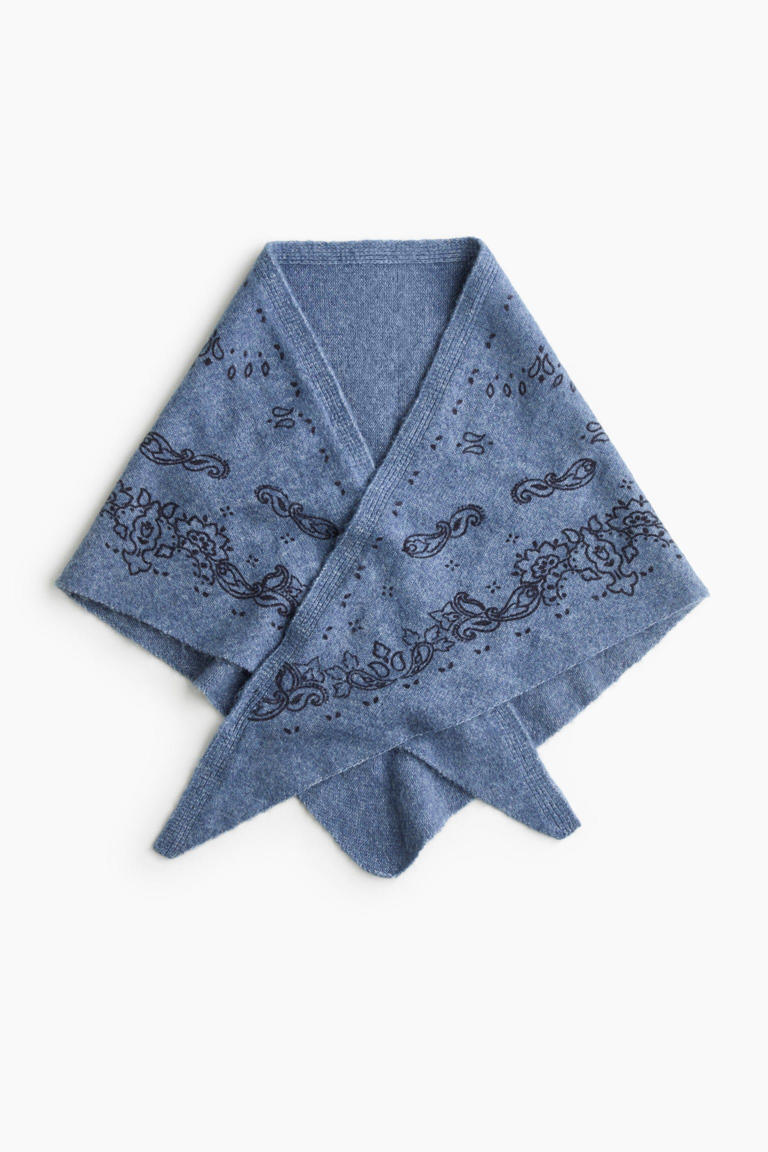Knitted triangle scarves are the easy styling trick to make every ...