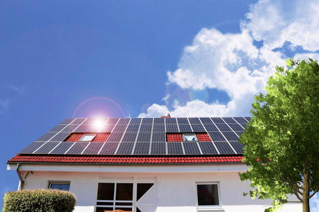 UK homeowner's $29,000 solar quote sparks a bigger question: 40 panels ...