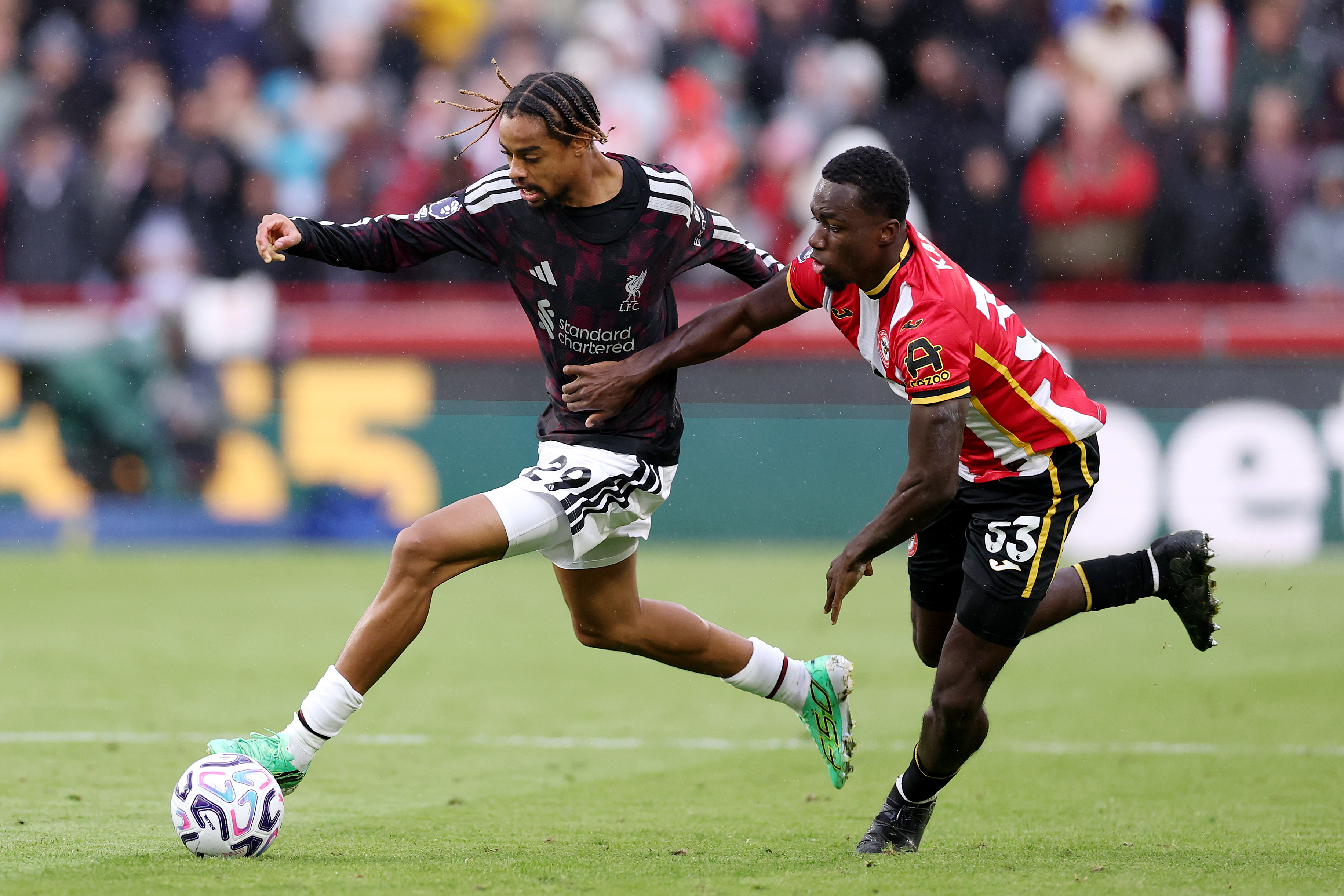 Man City thump Ipswich; Liverpool rally at Brentford; Fulham ahead