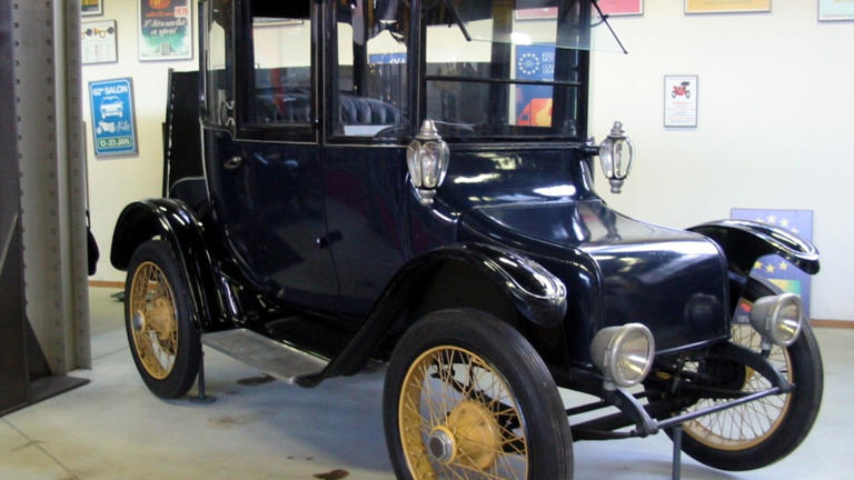 Henry Ford’s wife Clara drove a $3,730 1914 Detroit Electric, not a ...