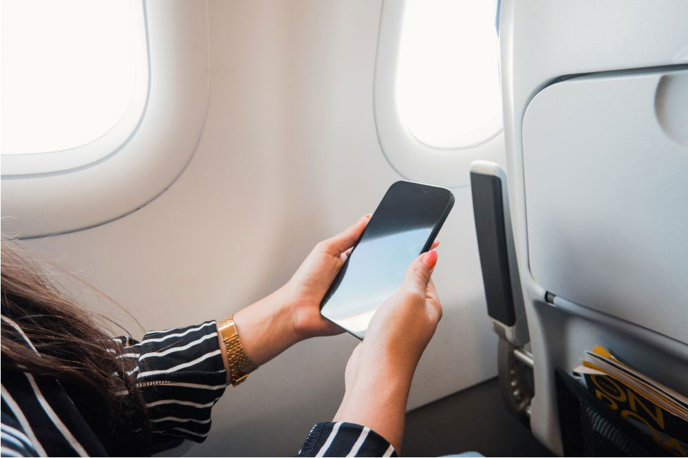 The truth about airplane mode that airlines have never fully explained
