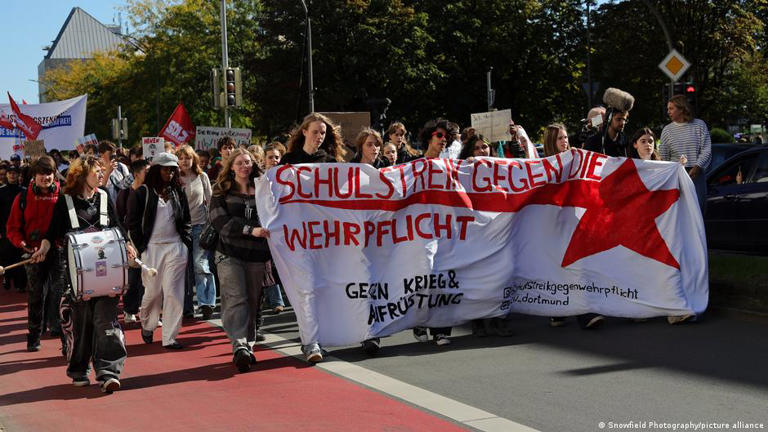 How big is Russia's threat against Germany?
