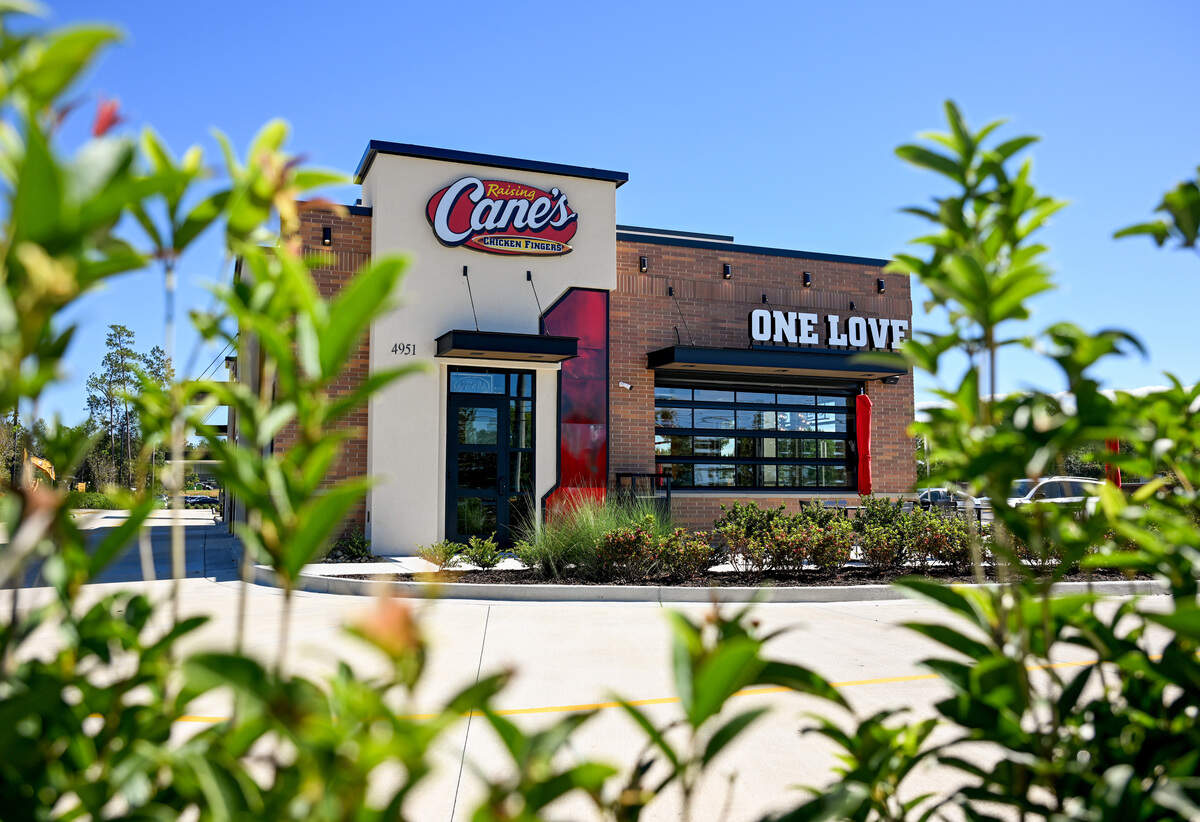 Popular chicken chain Raising Cane's debuts in Macon