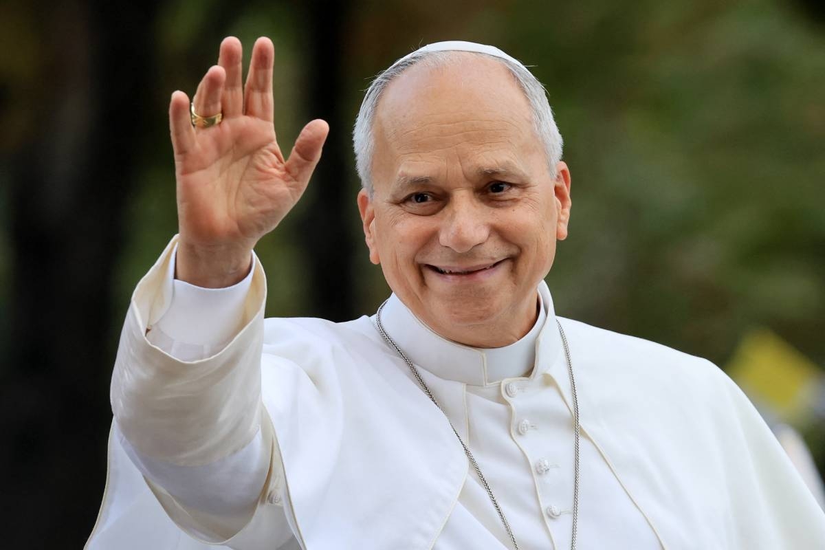 Pope Leo returns to the Vatican 4 days after lung cancer surgery