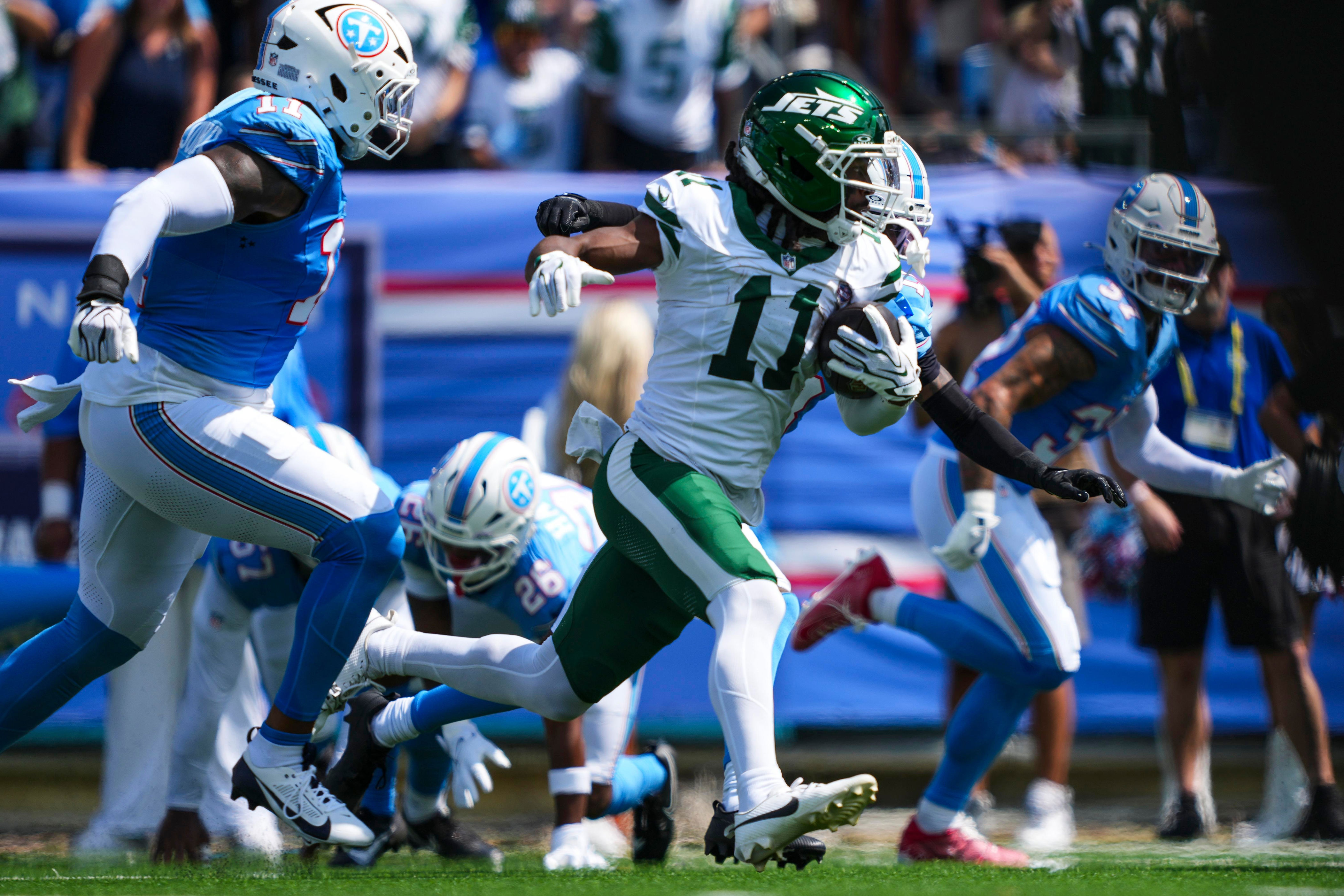 Jets make roster moves ahead of Patriots game