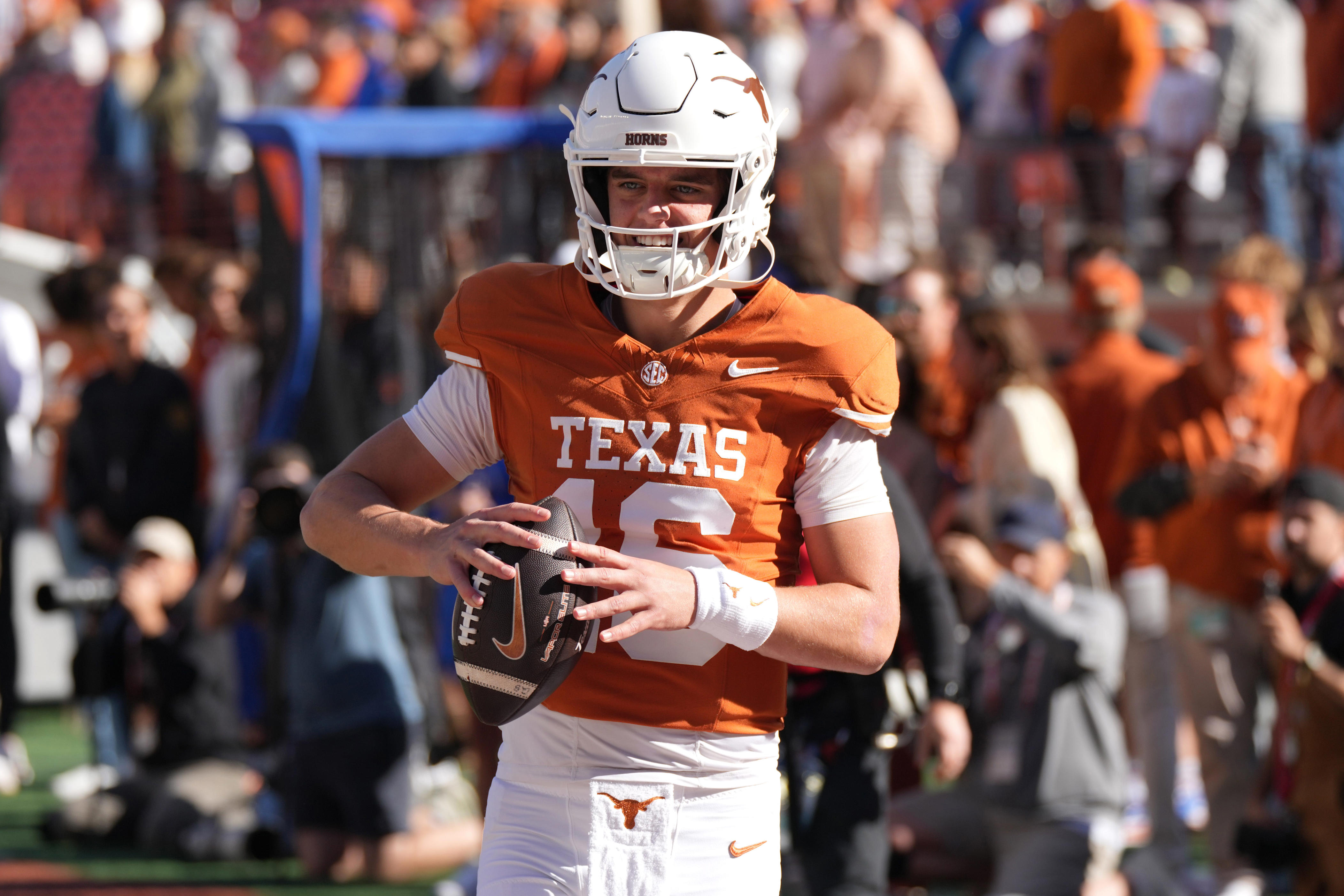 Texas Longhorns considering QB change after Arch Manning's struggles