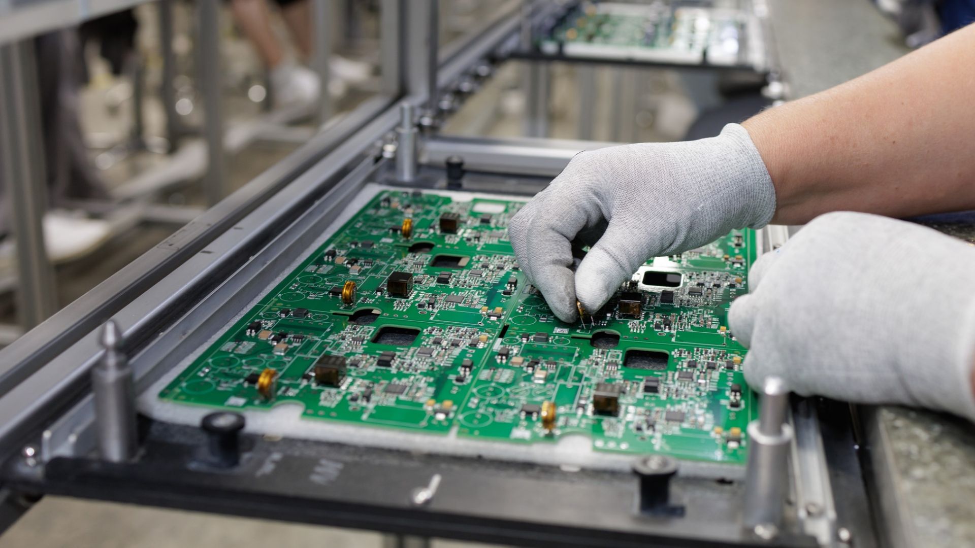 Finetuning composition of microscopic layers in electronics could boost ...