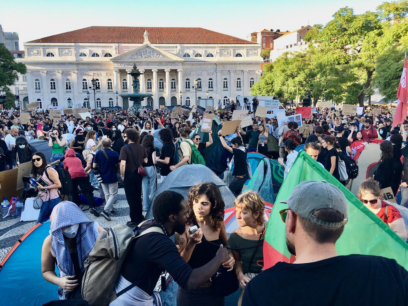 Lisboa. PCP avança com proposta para travar hasta pública de dez ...