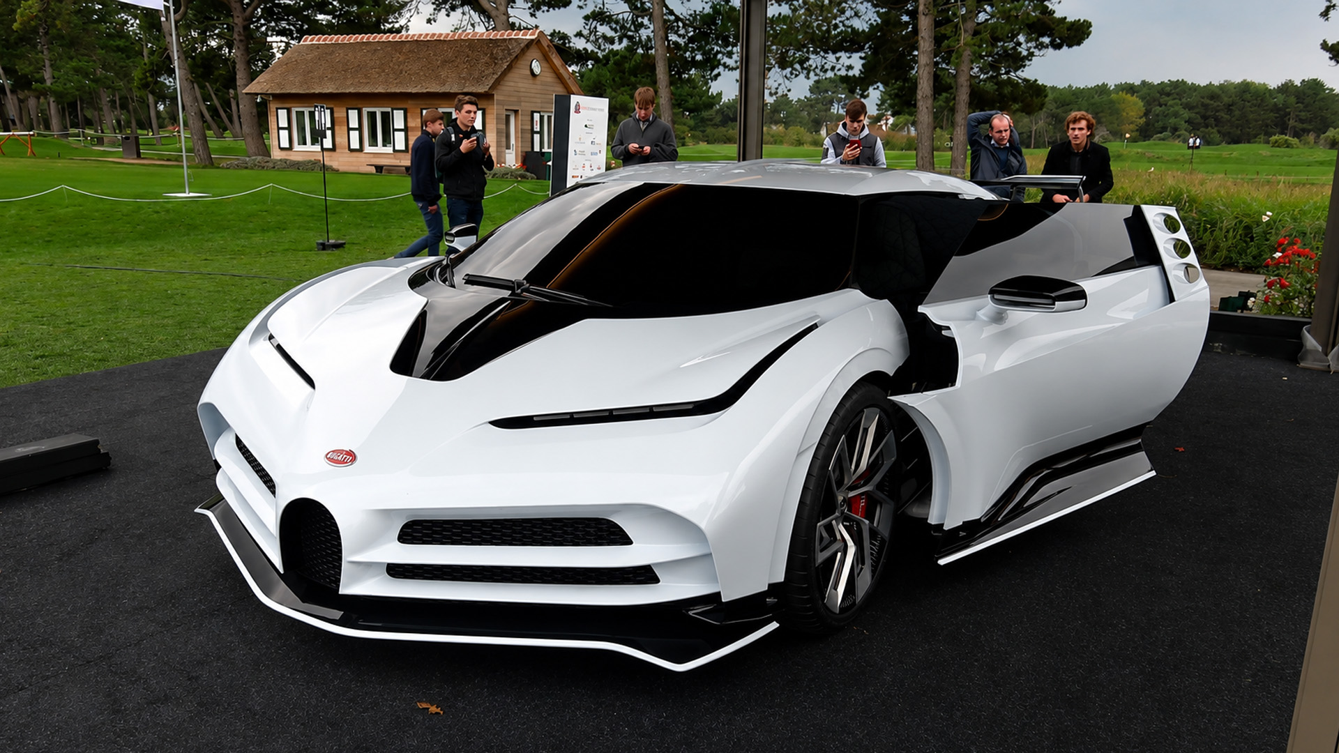 Der 9-Millionen-Dollar-Bugatti Centodieci verlässt Zoute selten