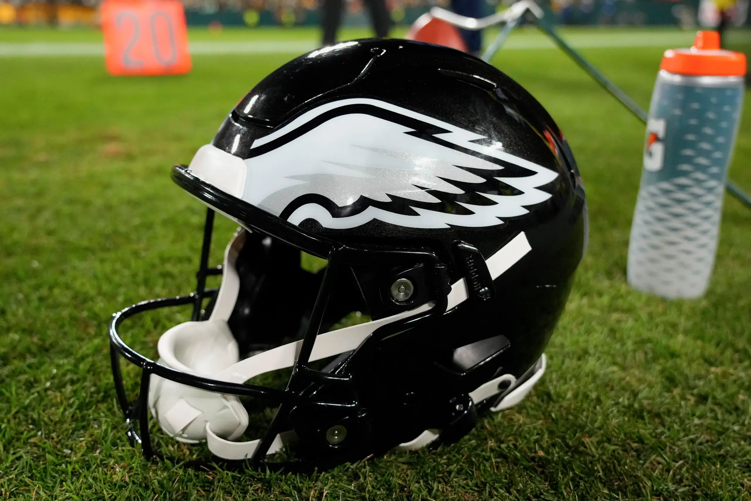 Rebuilding the trenches: 3 offensive linemen the Eagles need to target