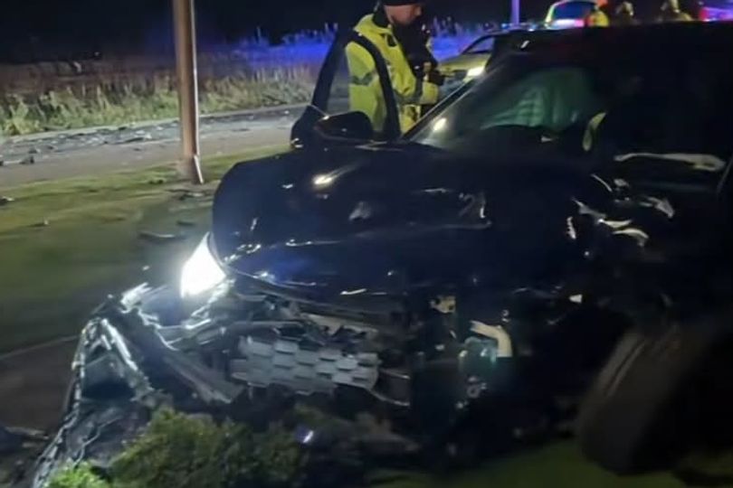 Edinburgh police trace motorist after car crashes into resident's front ...