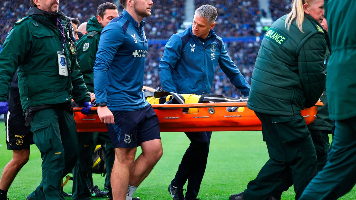 What happened to Emi Martinez? Chelsea goalkeeper suffers serious ...