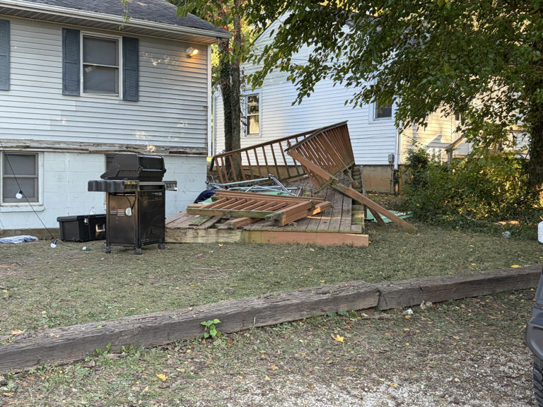 Deck collapse at off-campus Bloomington home draws emergency response