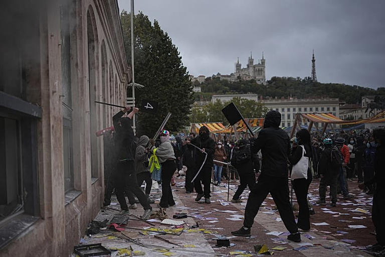 'No room for violence,' says Macron after rioters and looters hijack ...