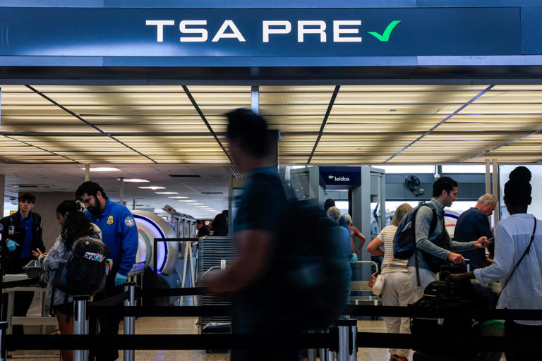 TSA rolls back program allowing visitors at airport gates without a ticket