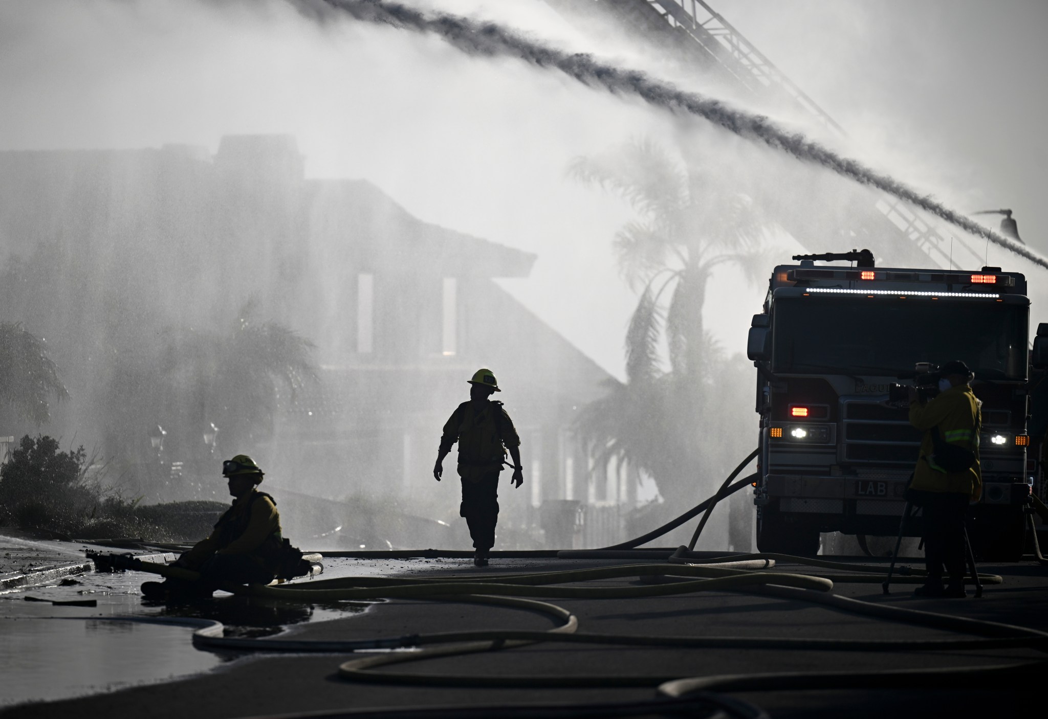 Norte fire images show multiple homes destroyed as blaze explodes