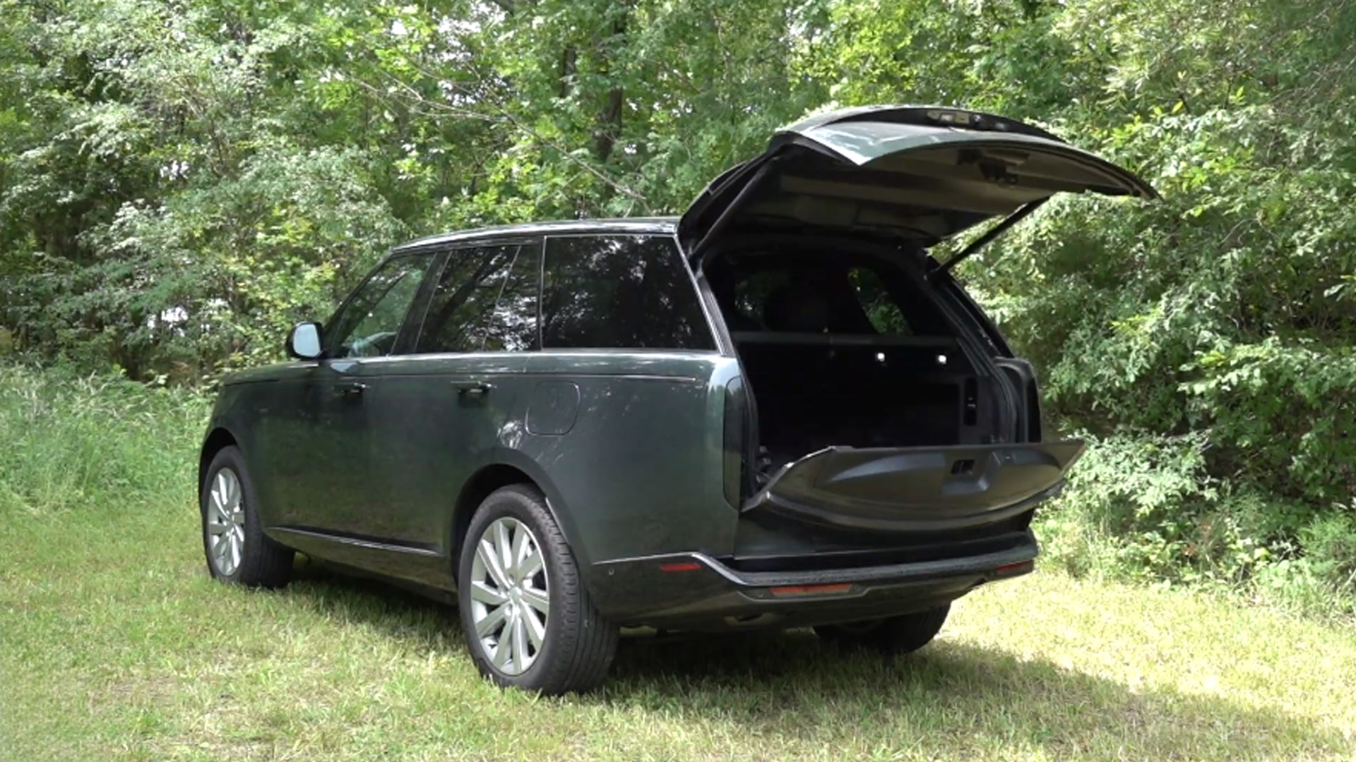 Range Rover P440e brings a hybrid option to luxury
