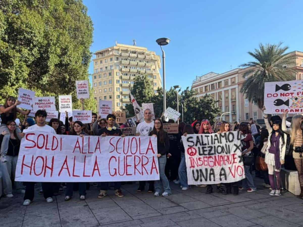 Estudantes protestam pelo 2º dia na Itália por mais verbas na educação ...