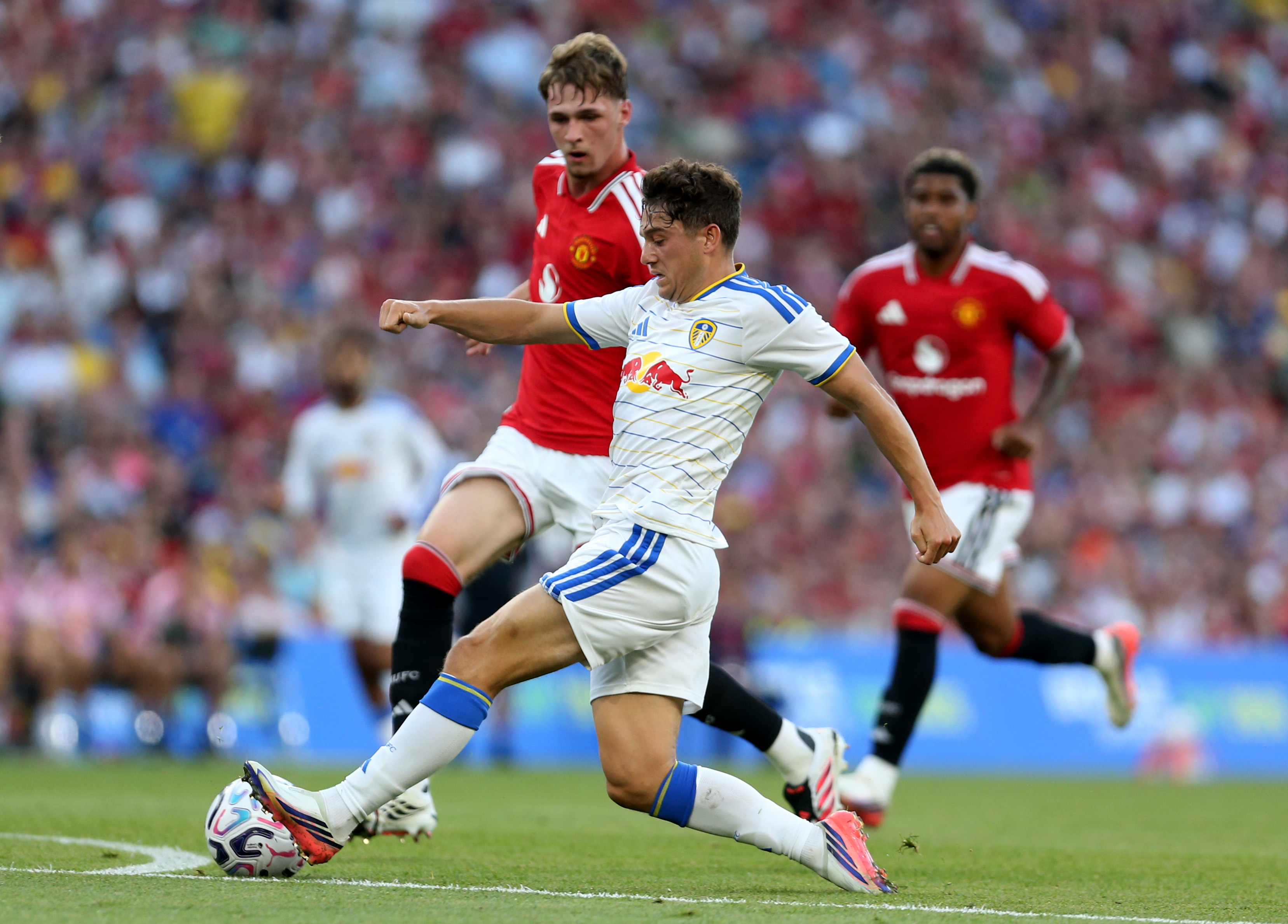 Leeds United & Man United final injury news as updates leave 10 out or ...