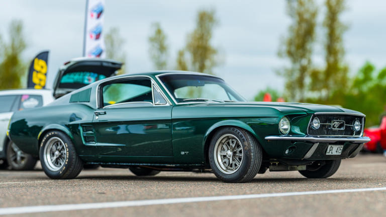 What engine powered the Mustang from The Fast & Furious: Tokyo Drift?
