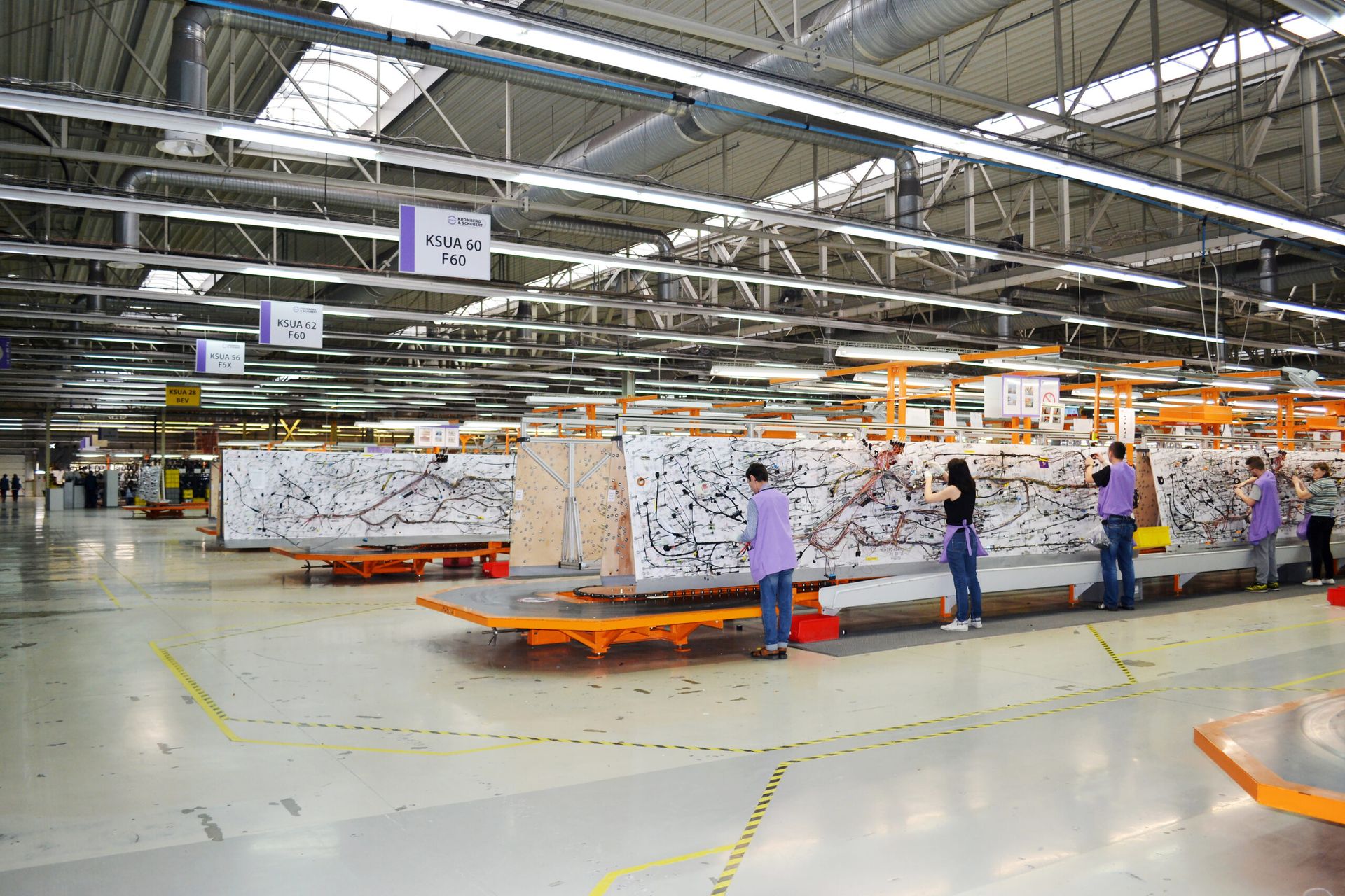 Kromberg and Schubert electrical wiring plant in Lutsk halts operations ...
