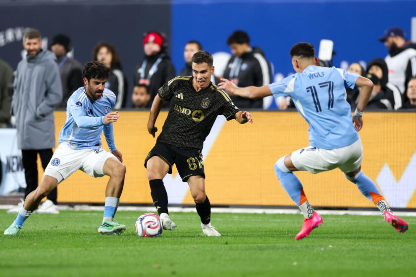 Leo Walta scores for LAFC in draw with New York City