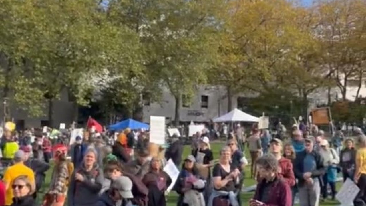 No Kings rally draws thousands to Seattle Center for voting rights fair