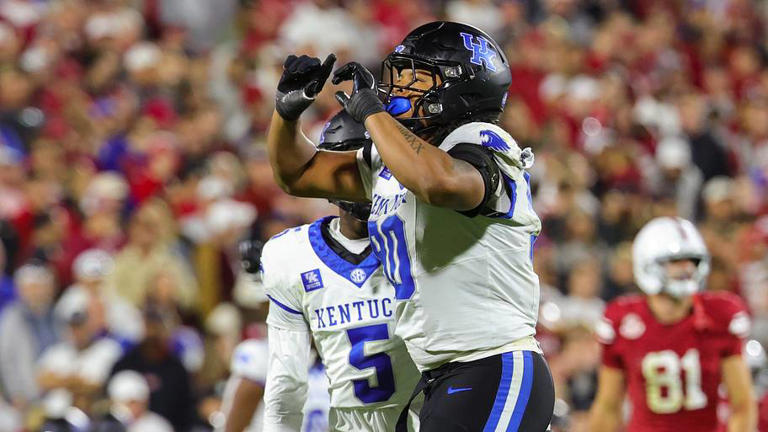 Kentucky football is now atop the SEC standings after a 4-1 conference ...