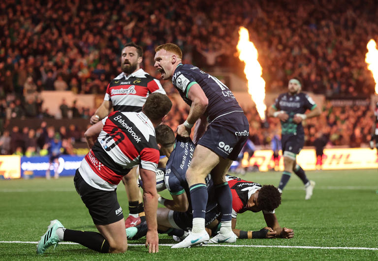 Frawley stars on home debut as Connacht beat Saracens in 13-try thriller